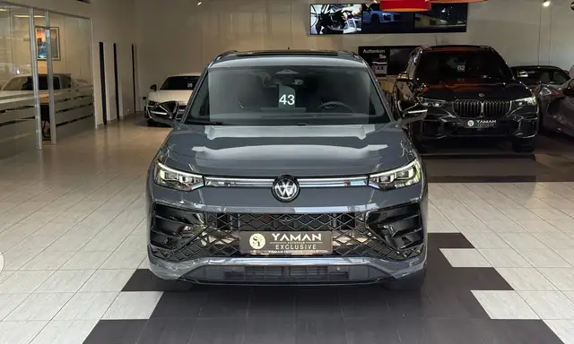 Volkswagen Tayron view 3