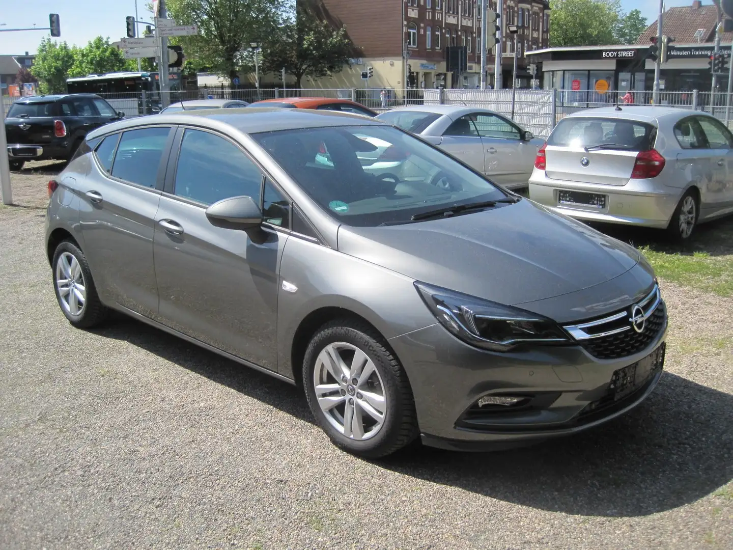 Opel Astra Edition-18500 KM-NEUZUSTAND - 1