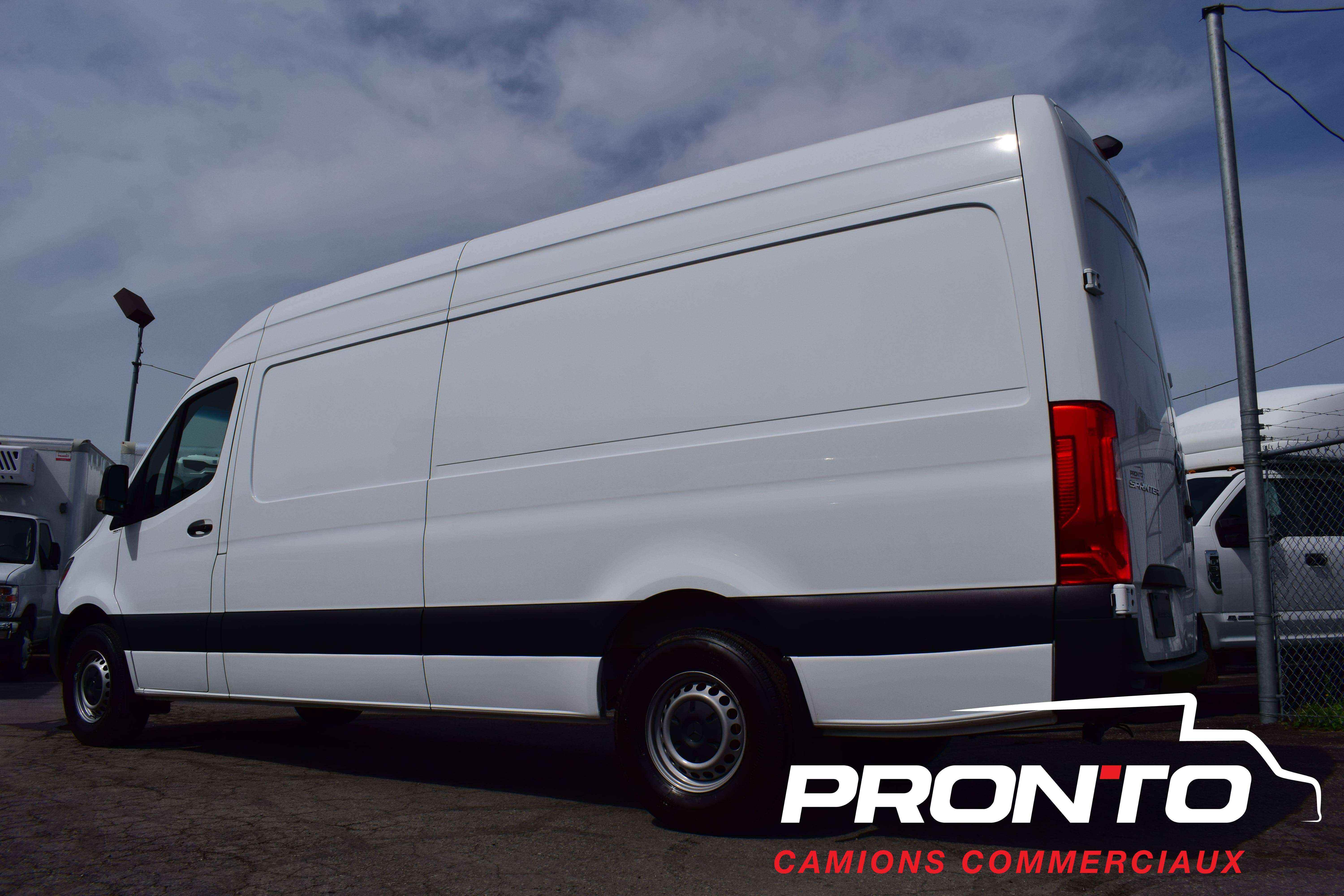2024 Mercedes-Benz Sprinter Cargo Van