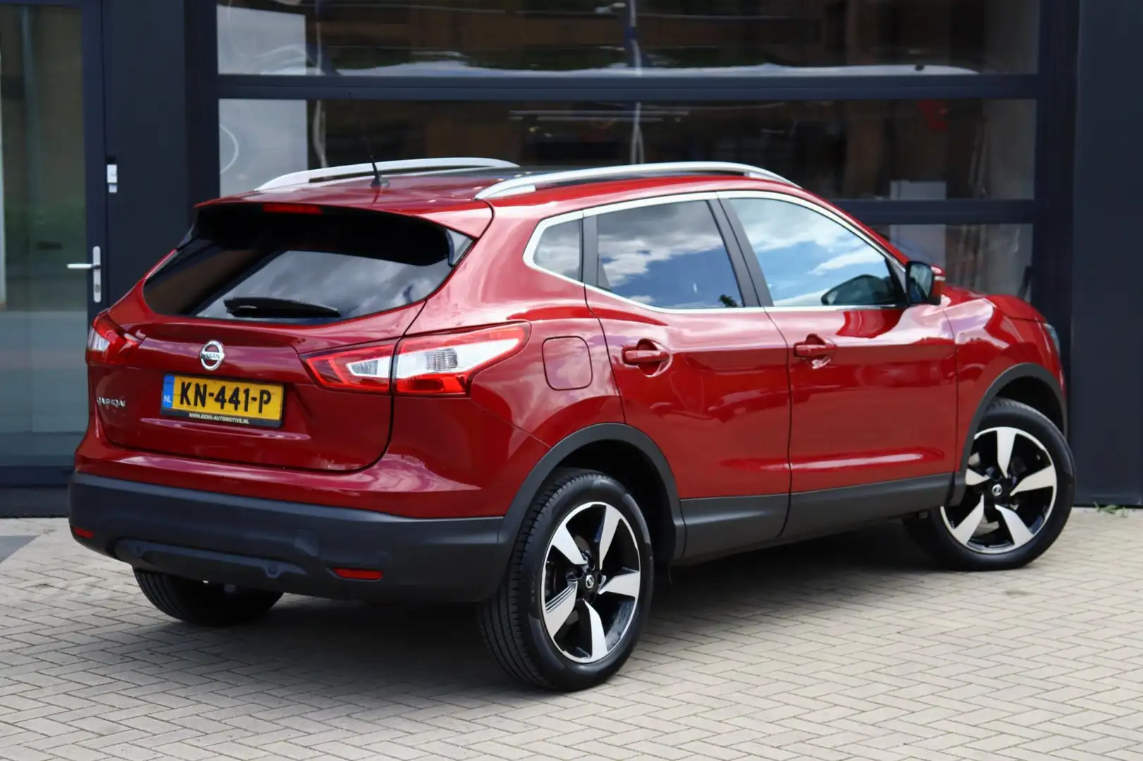 Nissan Qashqai 1.2 N-Vision | NAP | 360 Camera | Stoelverwarming Roşu - 2