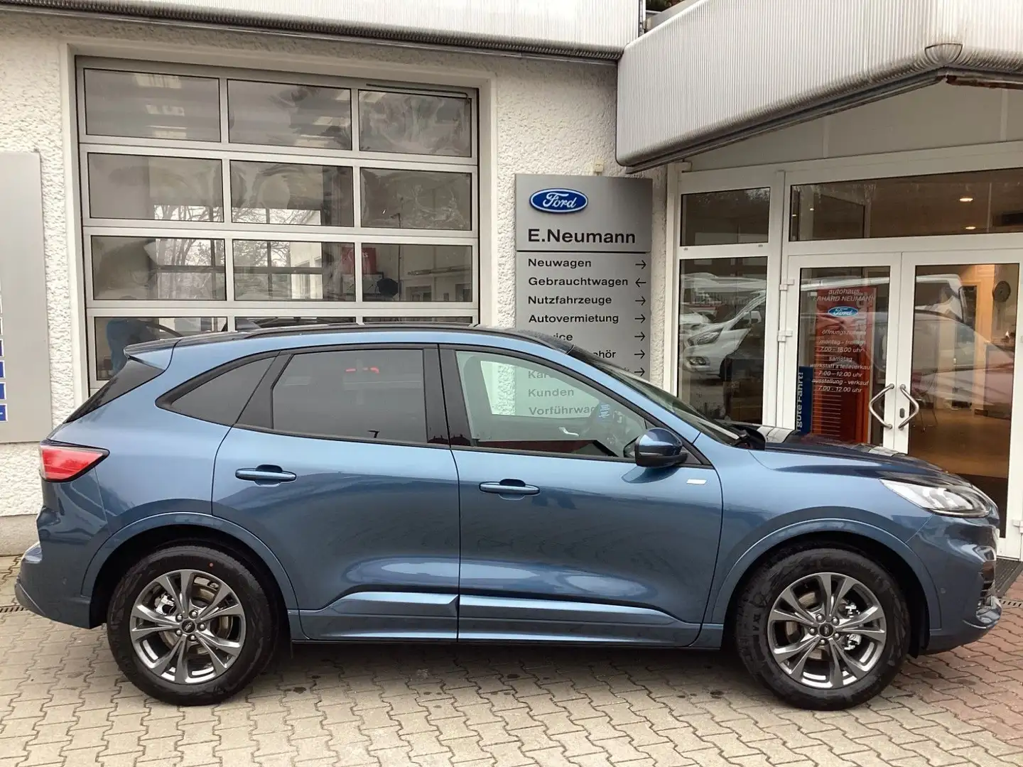 Ford Kuga ST-Line Blau - 1
