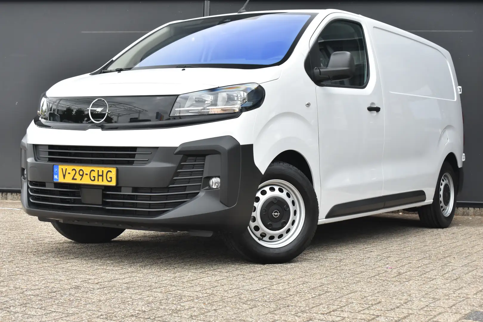 Opel Vivaro 2.0D L2 145pk | Navigatie | Afn. Trekhaak | Betimm Wit - 1