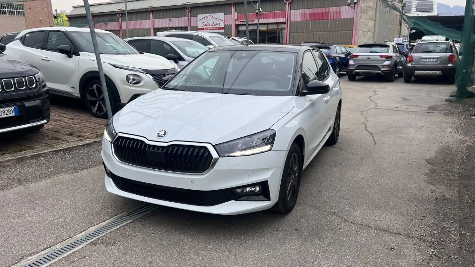 Skoda Fabia 1.0 mpi evo Young Edition 80cv Weiß - 1