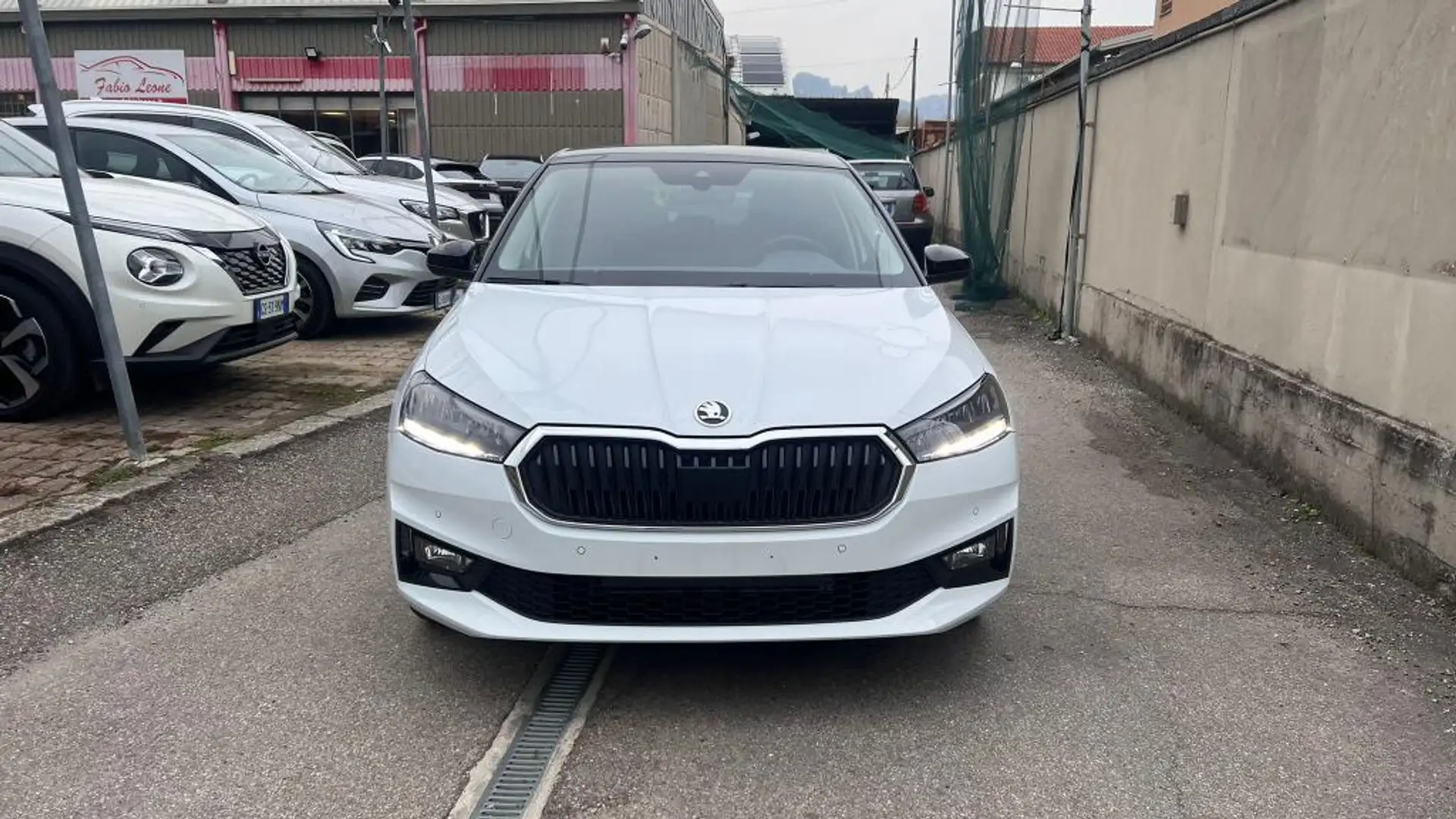 Skoda Fabia 1.0 mpi evo Young Edition 80cv Weiß - 2