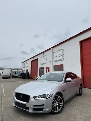 Jaguar XE 2016 110.000km 2.0 179pk automaat/led/cam
