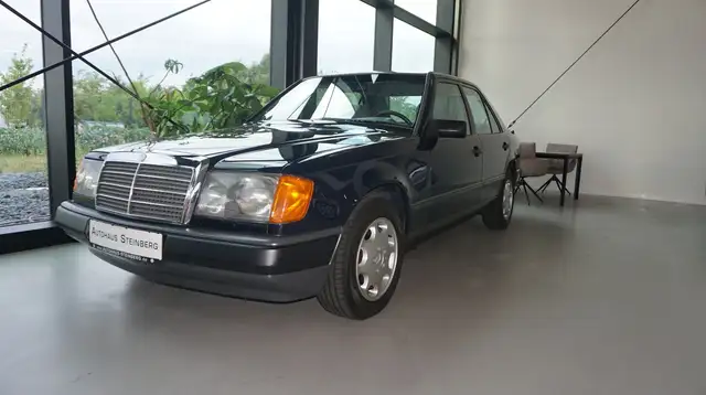 Mercedes-Benz E 260 OLDTIMER H-KENNZEICHEN+SCHECKHEFT+ESSD+TEM