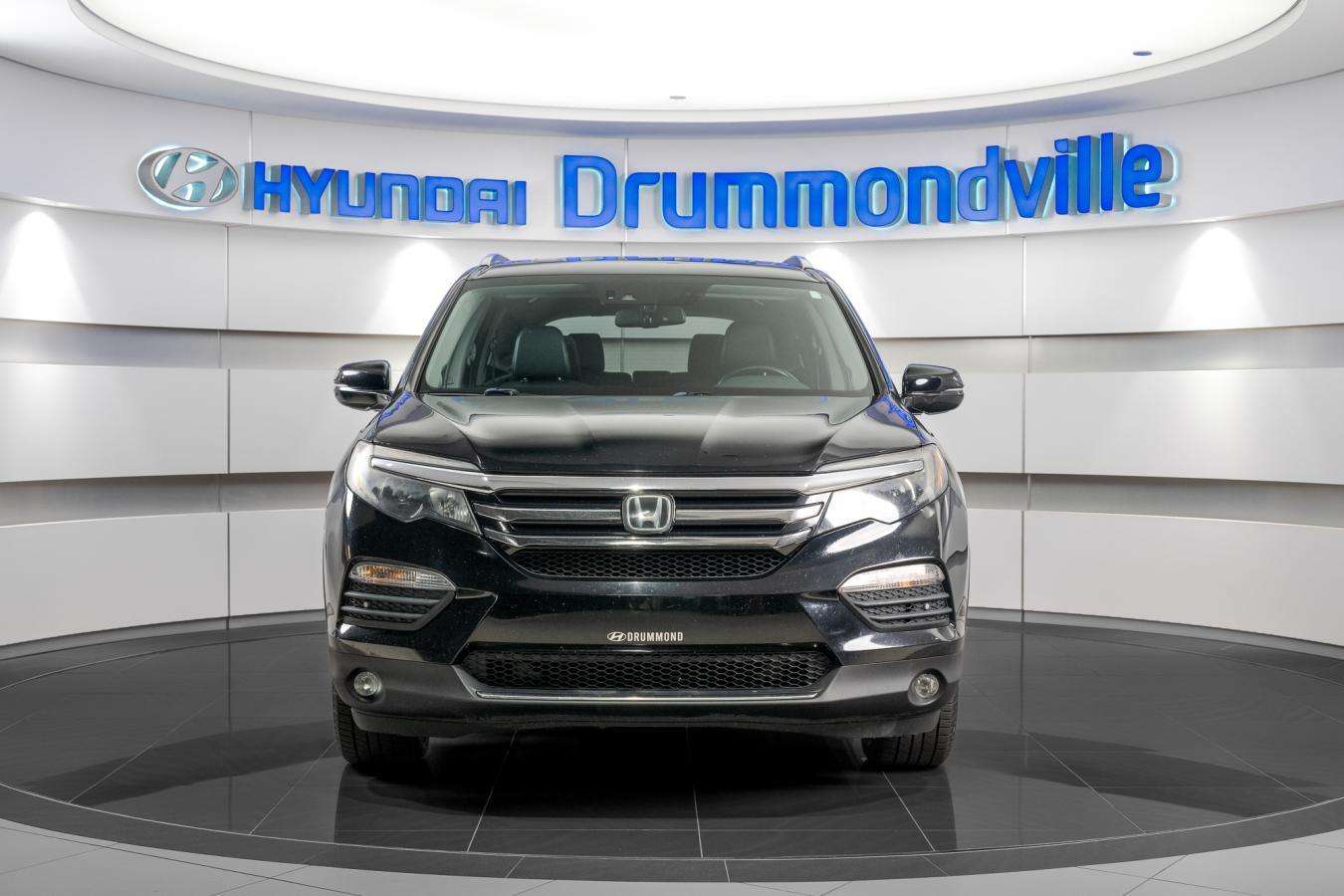 2016 Honda Pilot TOURING AWD + MEILLEUR DEAL AU QUEBEC + SUPERBE CO — снимка 1