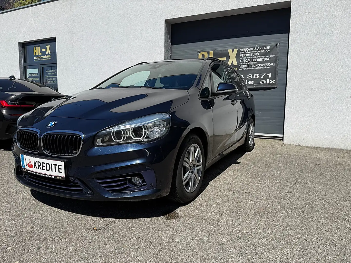 BMW 216 d Blau - 1