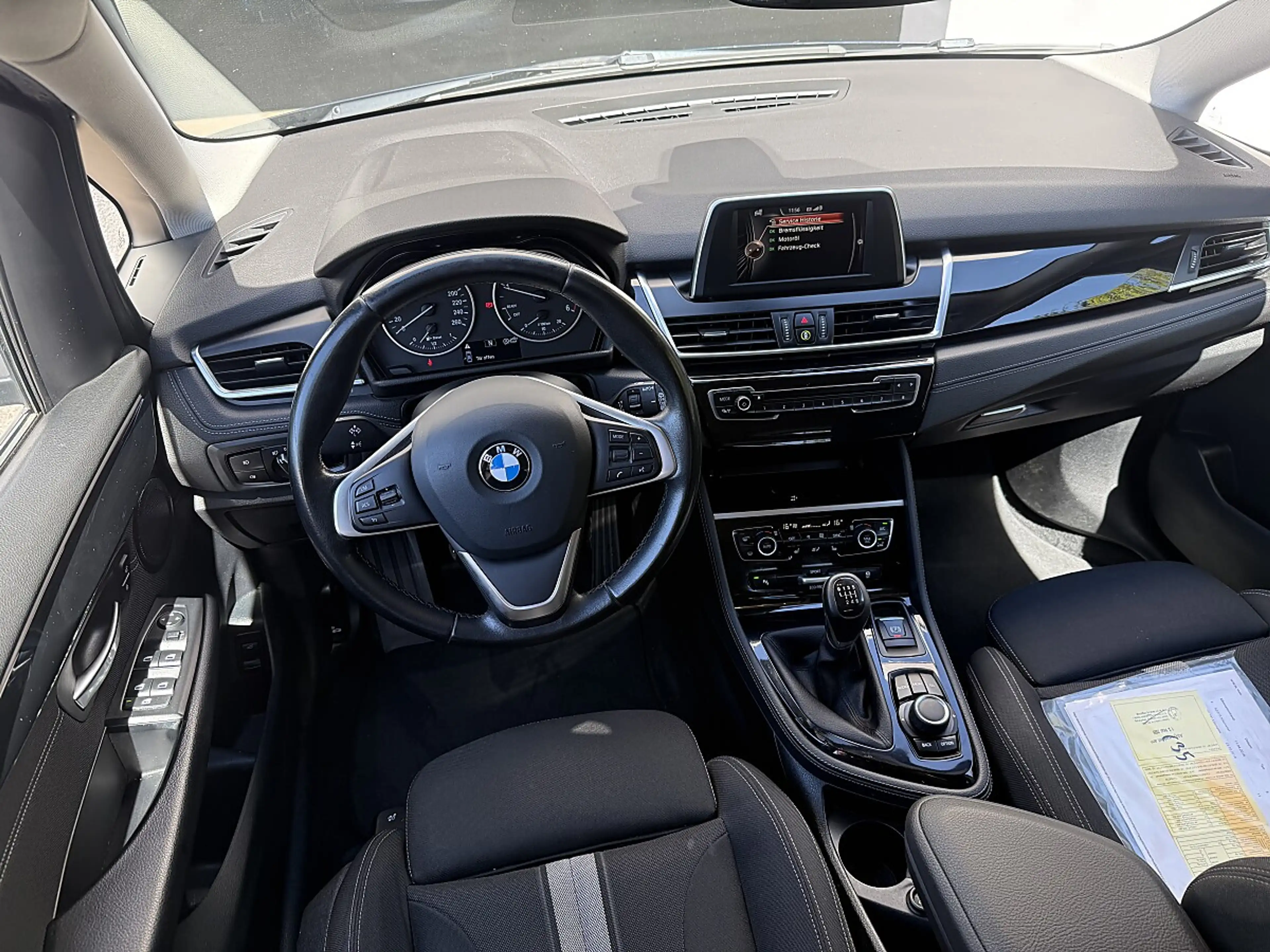 BMW 216 d — photo 15