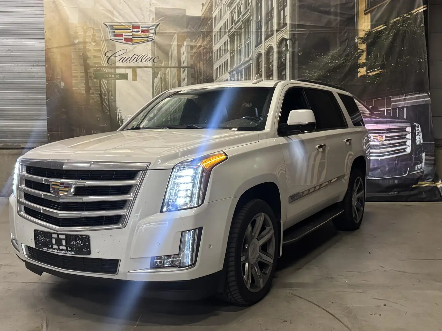 Cadillac Escalade 6.2 V8 Platinum - 2