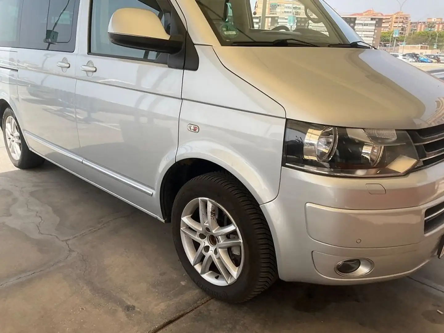 Volkswagen T5 California 2.5 TDI automatisch Srebrny - 1