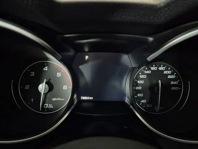Alfa Romeo Stelvio view 15