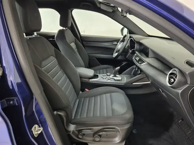 Alfa Romeo Stelvio view 10