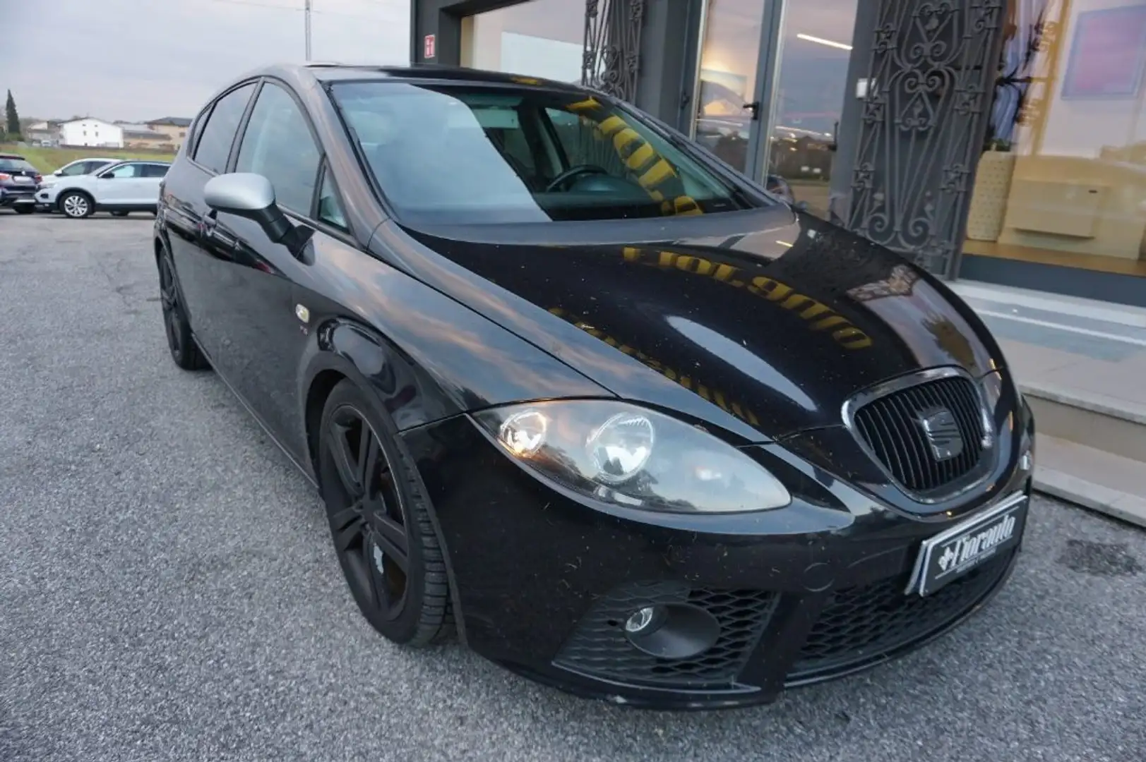 SEAT Leon 2.0 TSI DSG FR 200 CV X COMMERCIANTI Fekete - 2