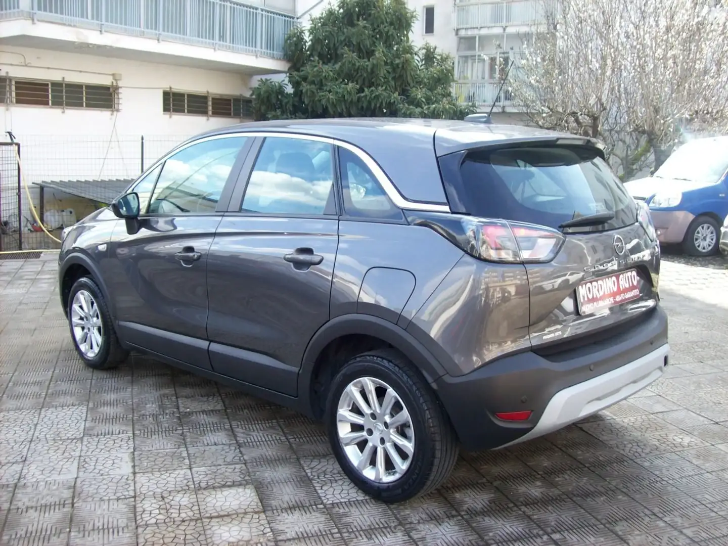 Opel Crossland 1.5 ecotec diesel 120CV AT6 Elegance Argento - 2