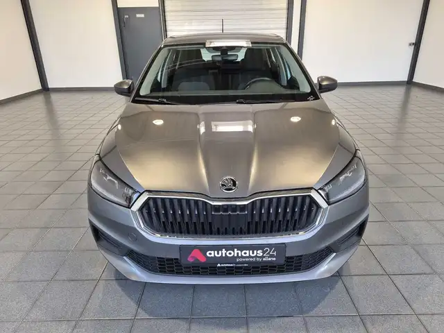 Skoda Fabia view 2