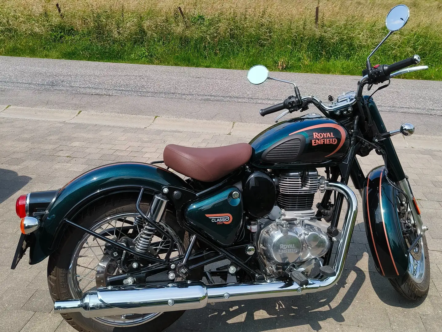 Royal Enfield Classic 350 Зелений - 1