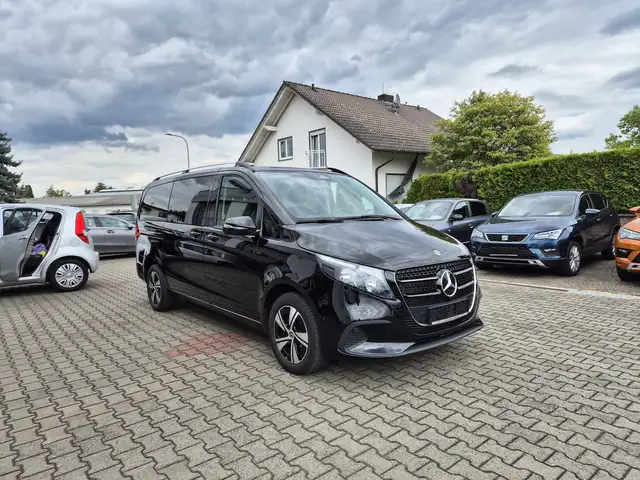 Mercedes-Benz V 220 d RWD lang, LED, Standheizung, Distronic, AHK