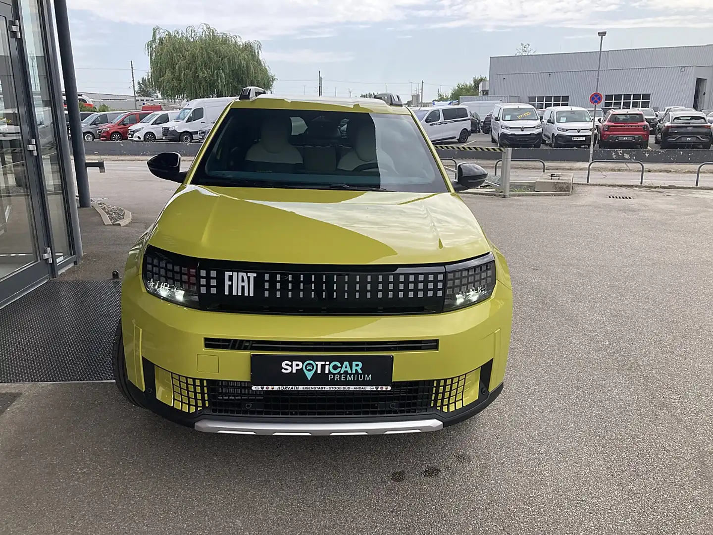 Fiat Grande Panda 1.2 T 100 La Prima Gelb - 2