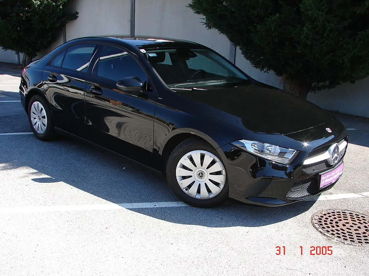 Mercedes-Benz A 180 Limousine Aut. Schwarz - 1