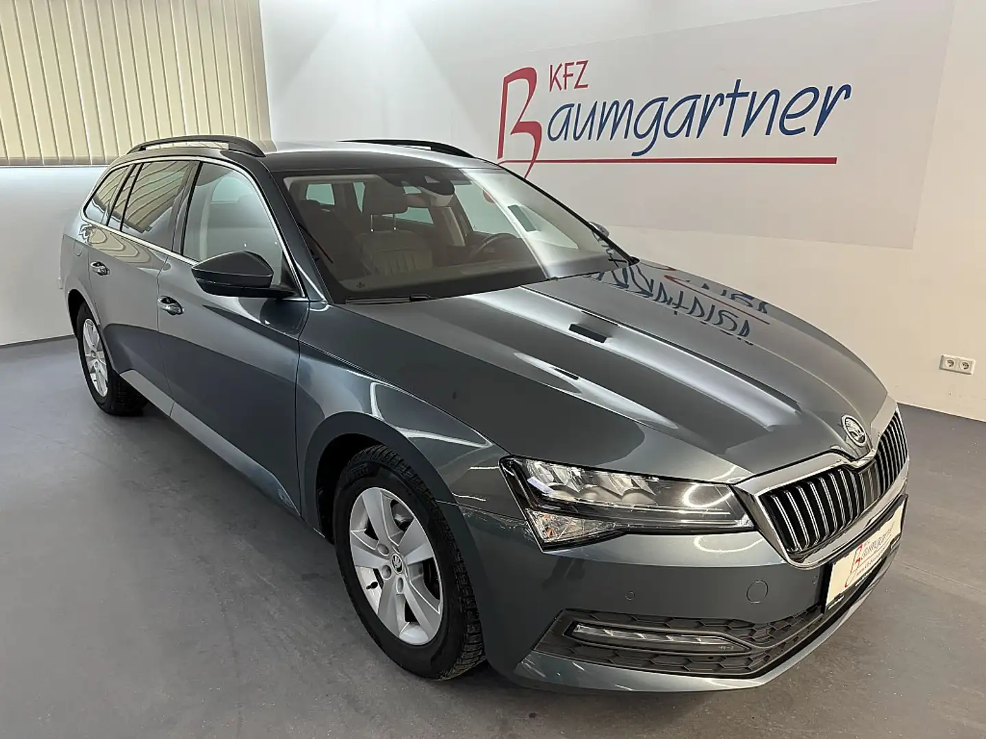 Skoda Superb Kombi 1,6TDI DSG *LED*NAVI*ACC*LEDER*Sitzheizun... Gris - 1