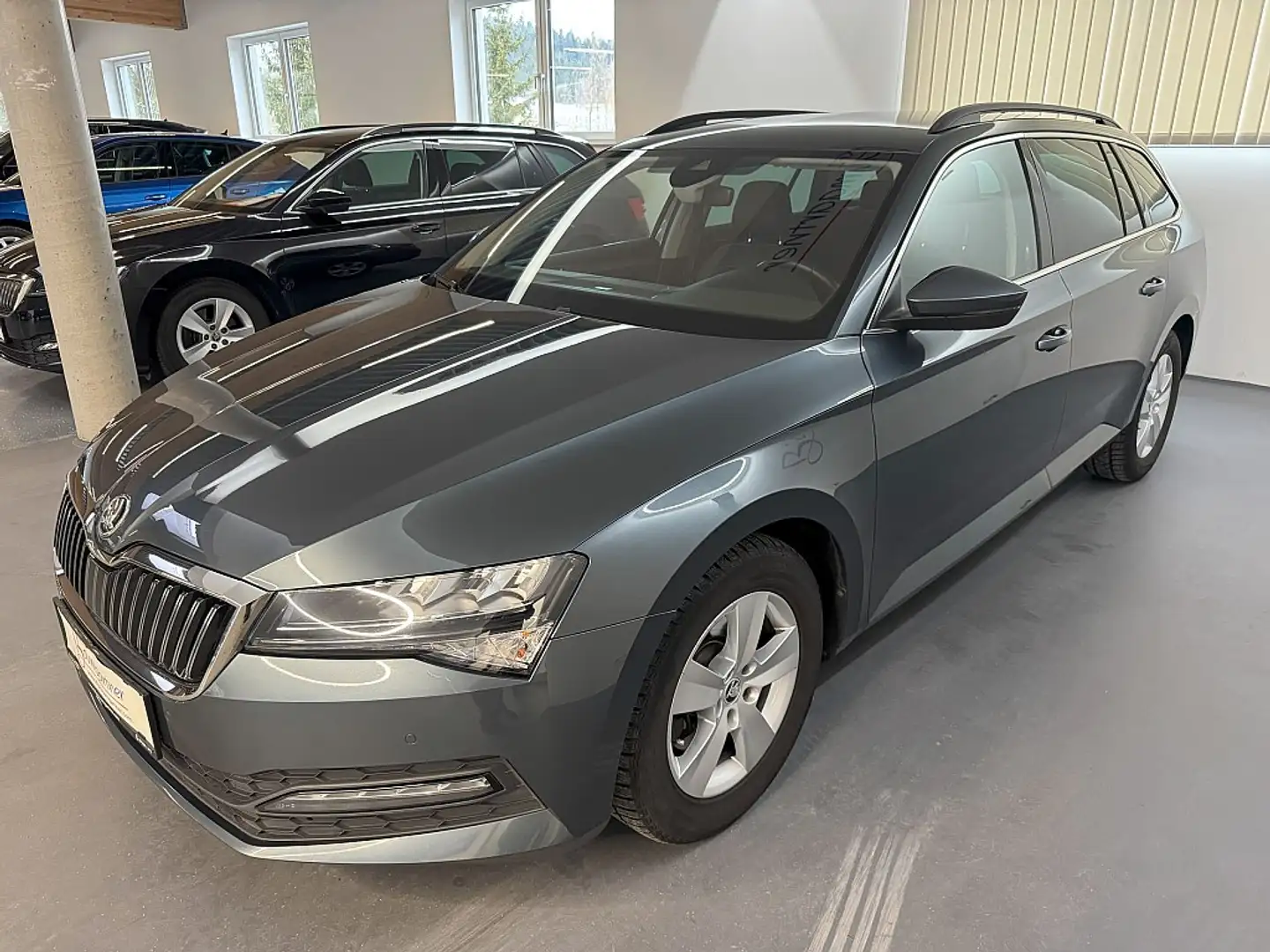 Skoda Superb Kombi 1,6TDI DSG *LED*NAVI*ACC*LEDER*Sitzheizun... Gris - 2