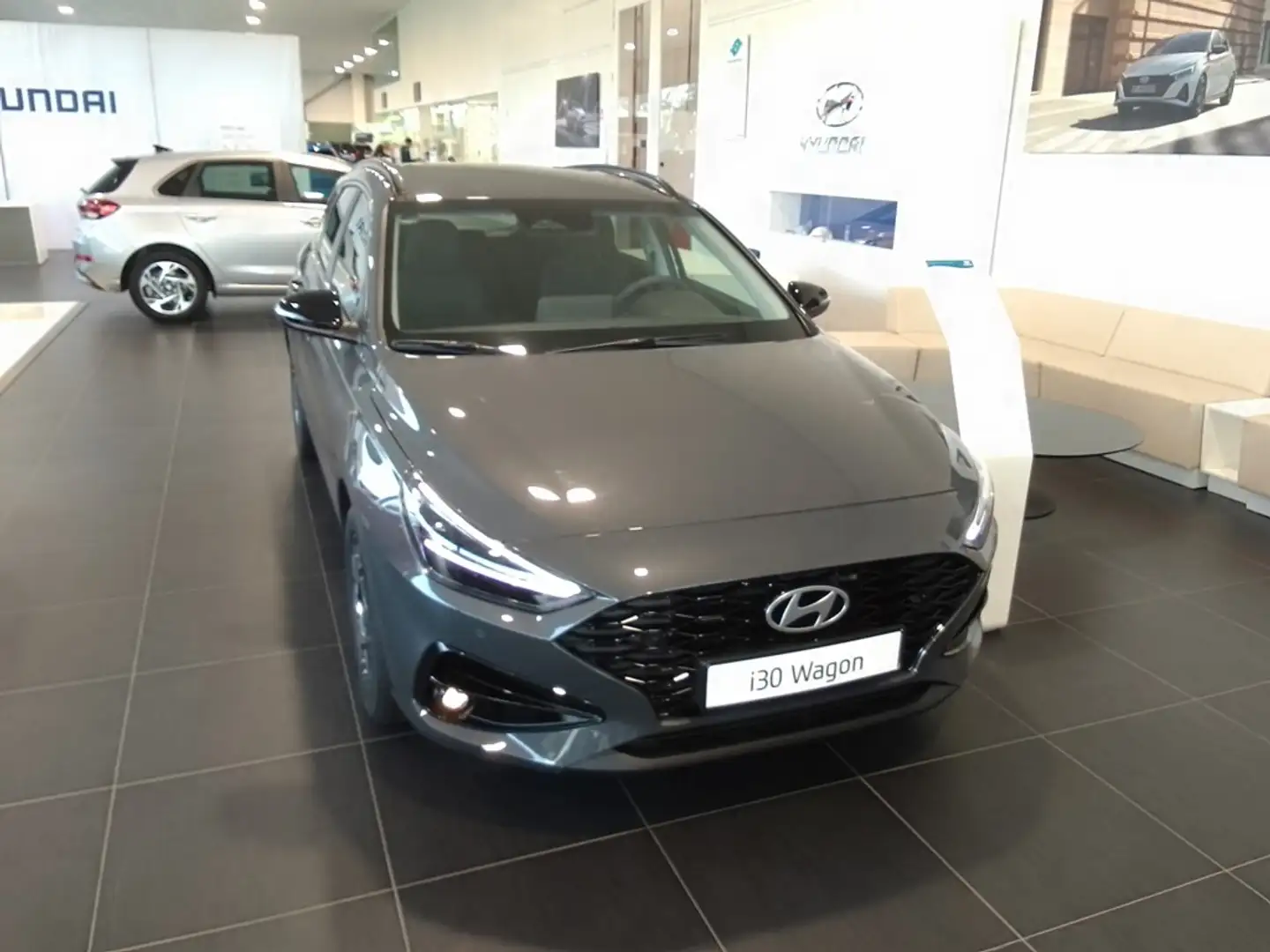 Hyundai i30 Techno 1.0 T-GDi 100 7DCT Grijs - 1