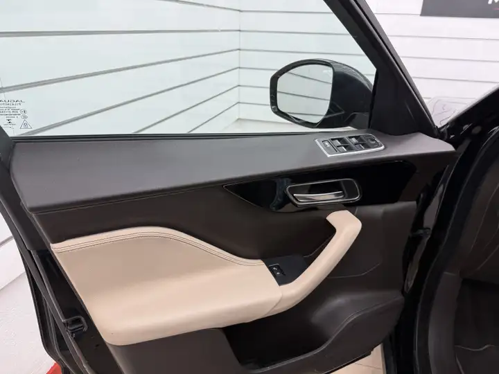 Jaguar F-Pace 2020, foto 12