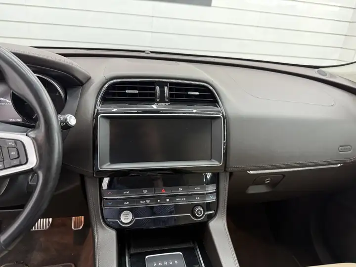 Jaguar F-Pace 2020, foto 9