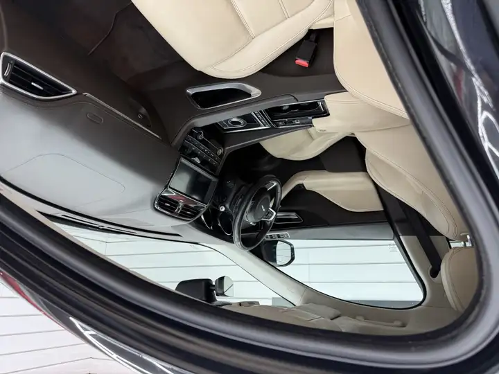 Jaguar F-Pace 2020, foto 11