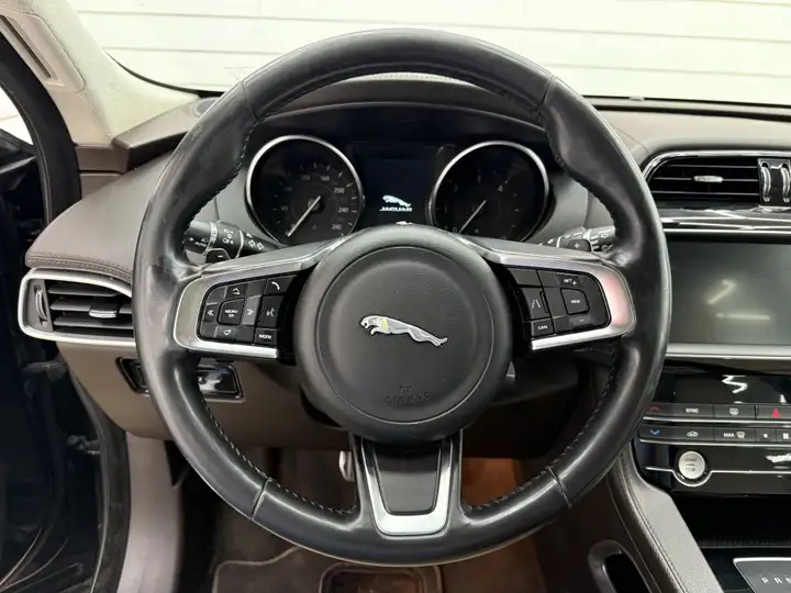 Jaguar F-Pace 2020, foto 8