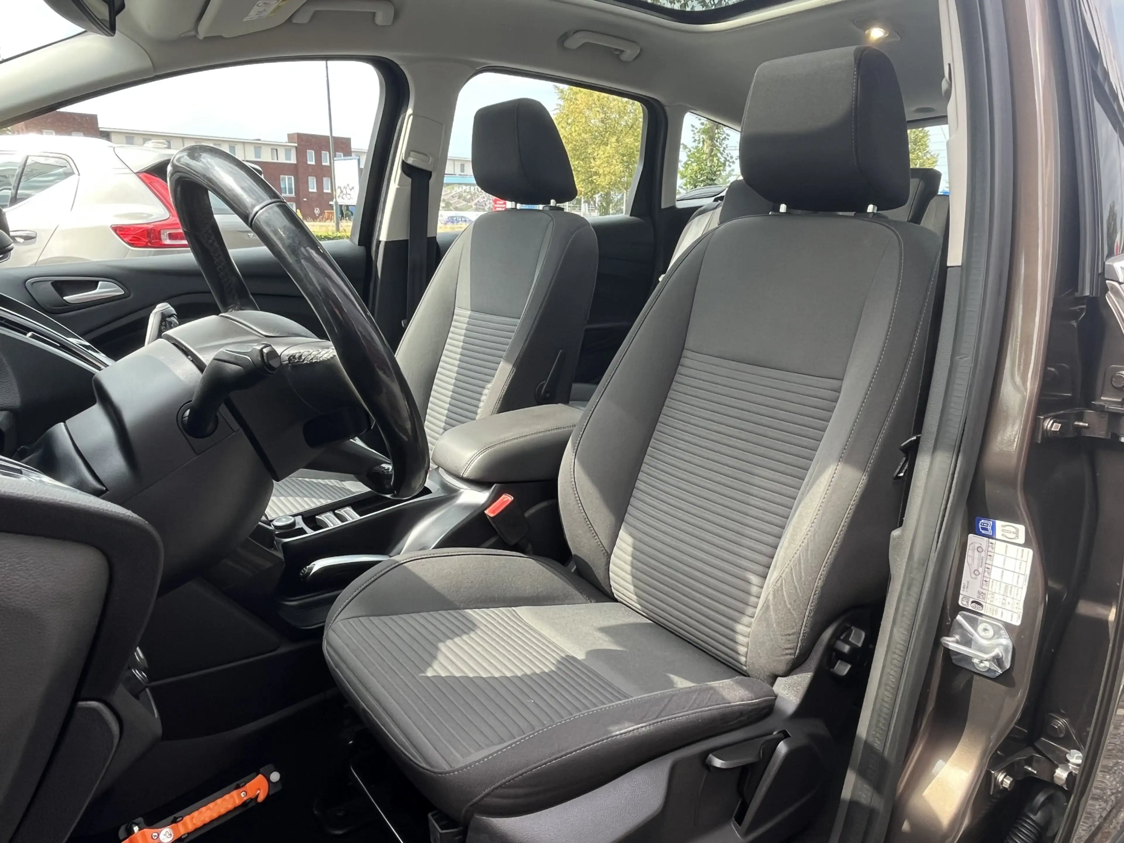 Ford C-Max 1.5 Titanium — photo 7