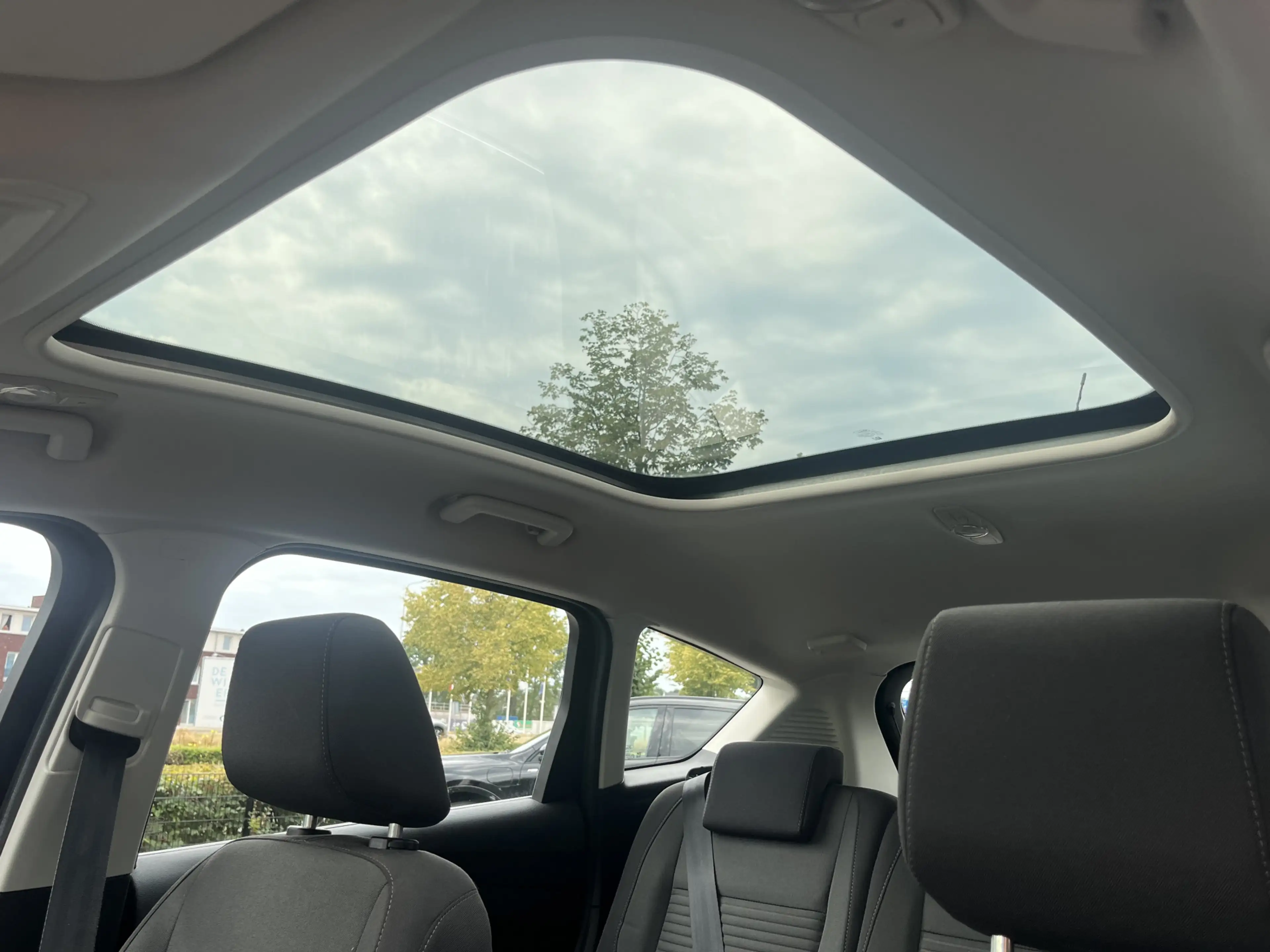 Ford C-Max 1.5 Titanium — photo 4