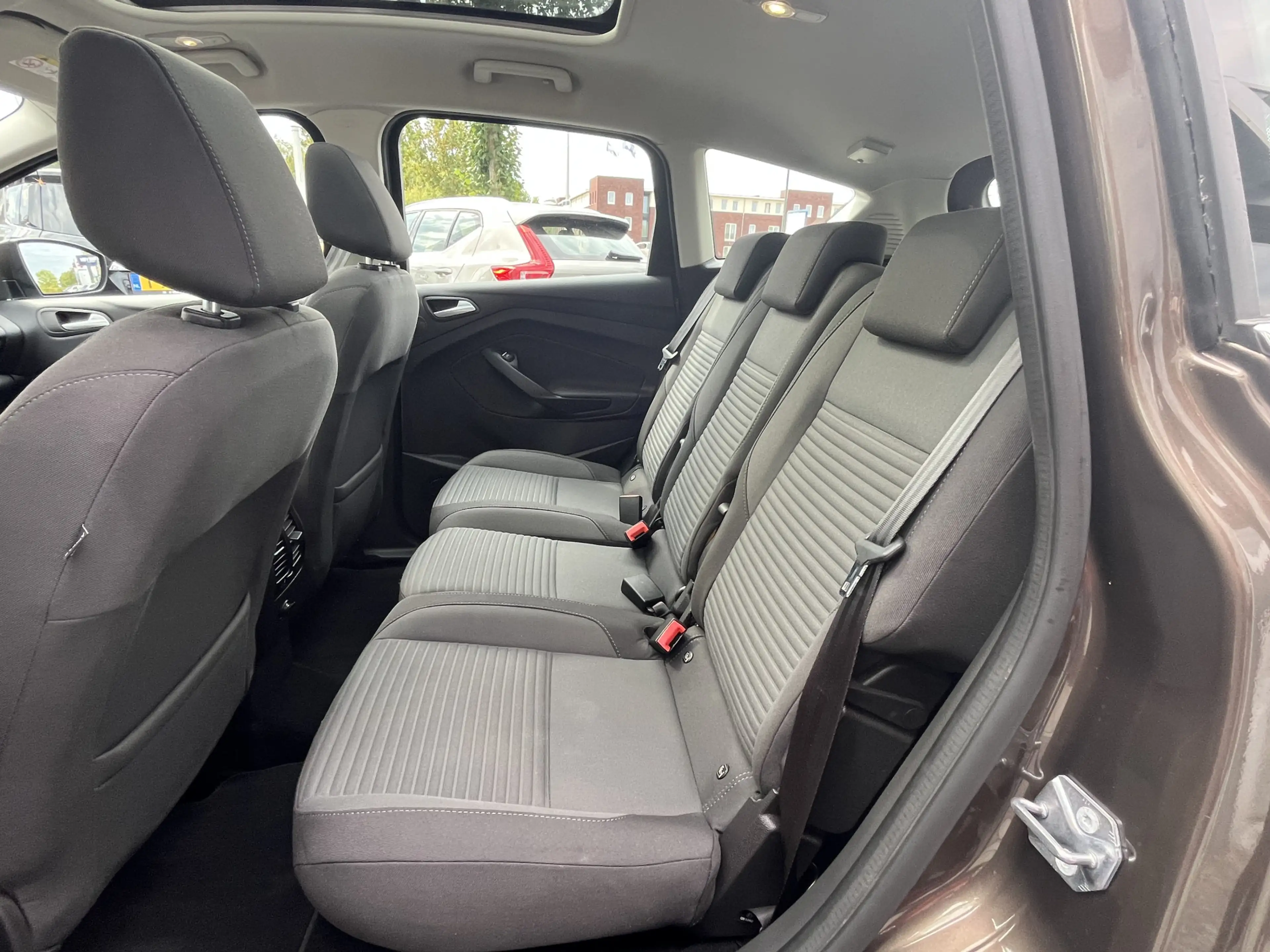 Ford C-Max 1.5 Titanium — photo 14