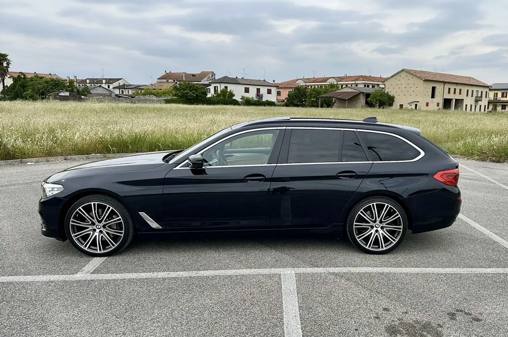 BMW 530 530xd Touring Blu/Azzurro - 2