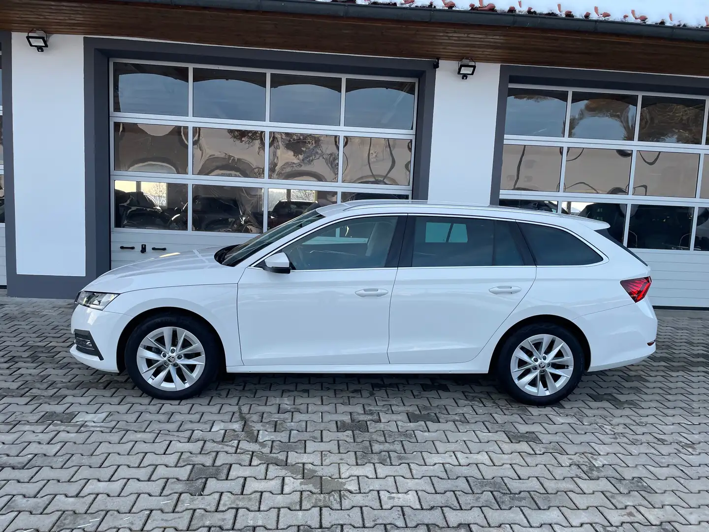 Skoda Octavia Style 2,0 TDI DSG *LED*DIGITAL*APP*PDC*ACC*NAVI* Weiß - 2