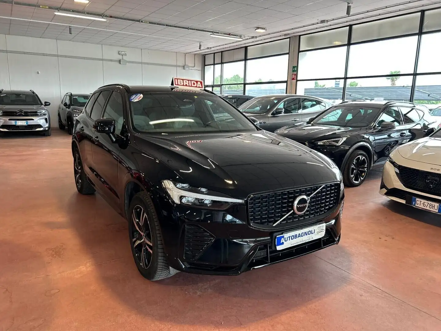 Volvo XC60 R-DESIGN B4 (d) AWD Geartronic Nero - 2