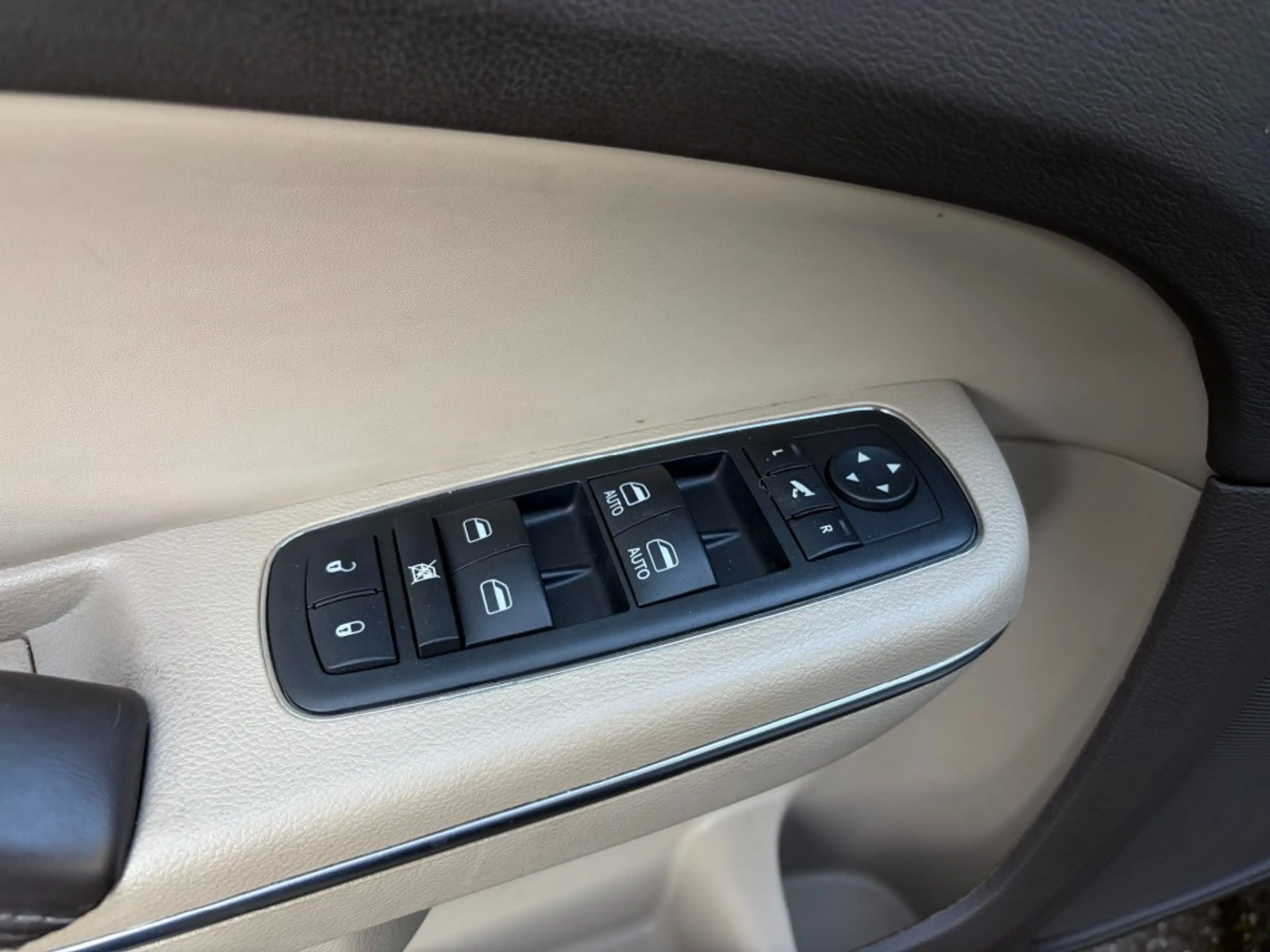Lancia Thema 3.0 MULTIJET PLAT. - PANO - AFN. TREKH. — photo 27