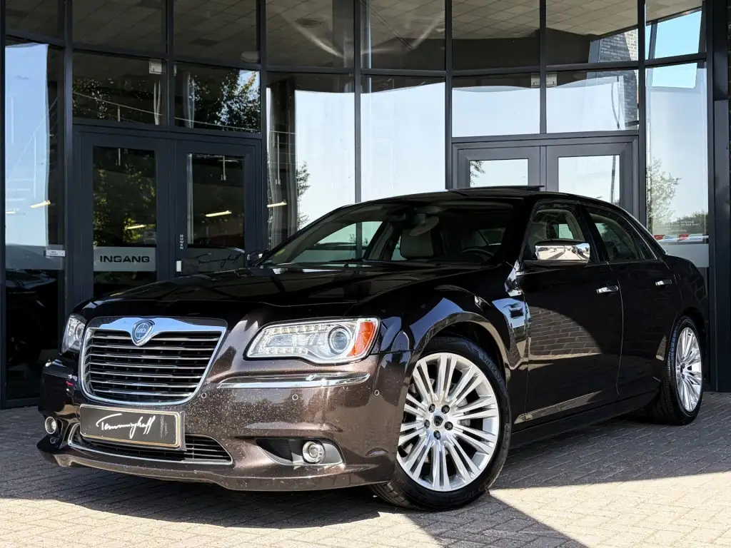 Lancia Thema 2012 из Европы — купить под ключ