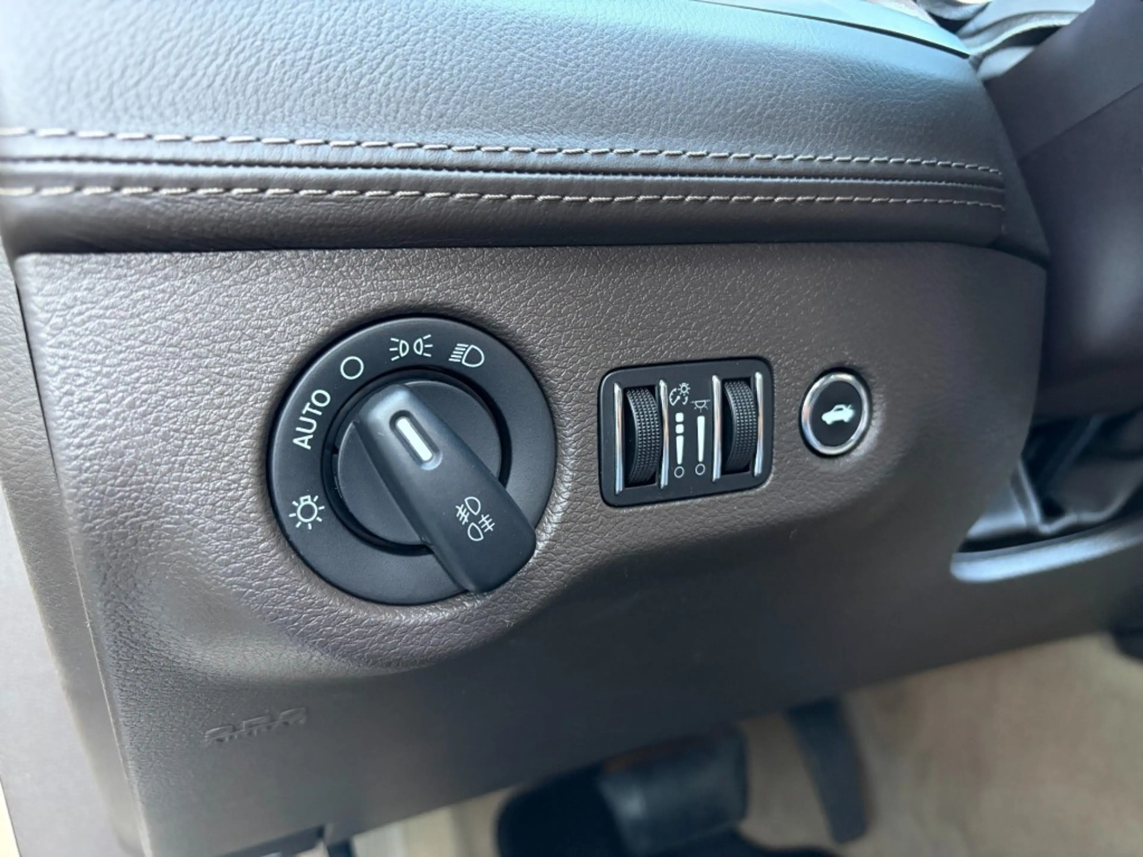Lancia Thema 3.0 MULTIJET PLAT. - PANO - AFN. TREKH. — photo 24
