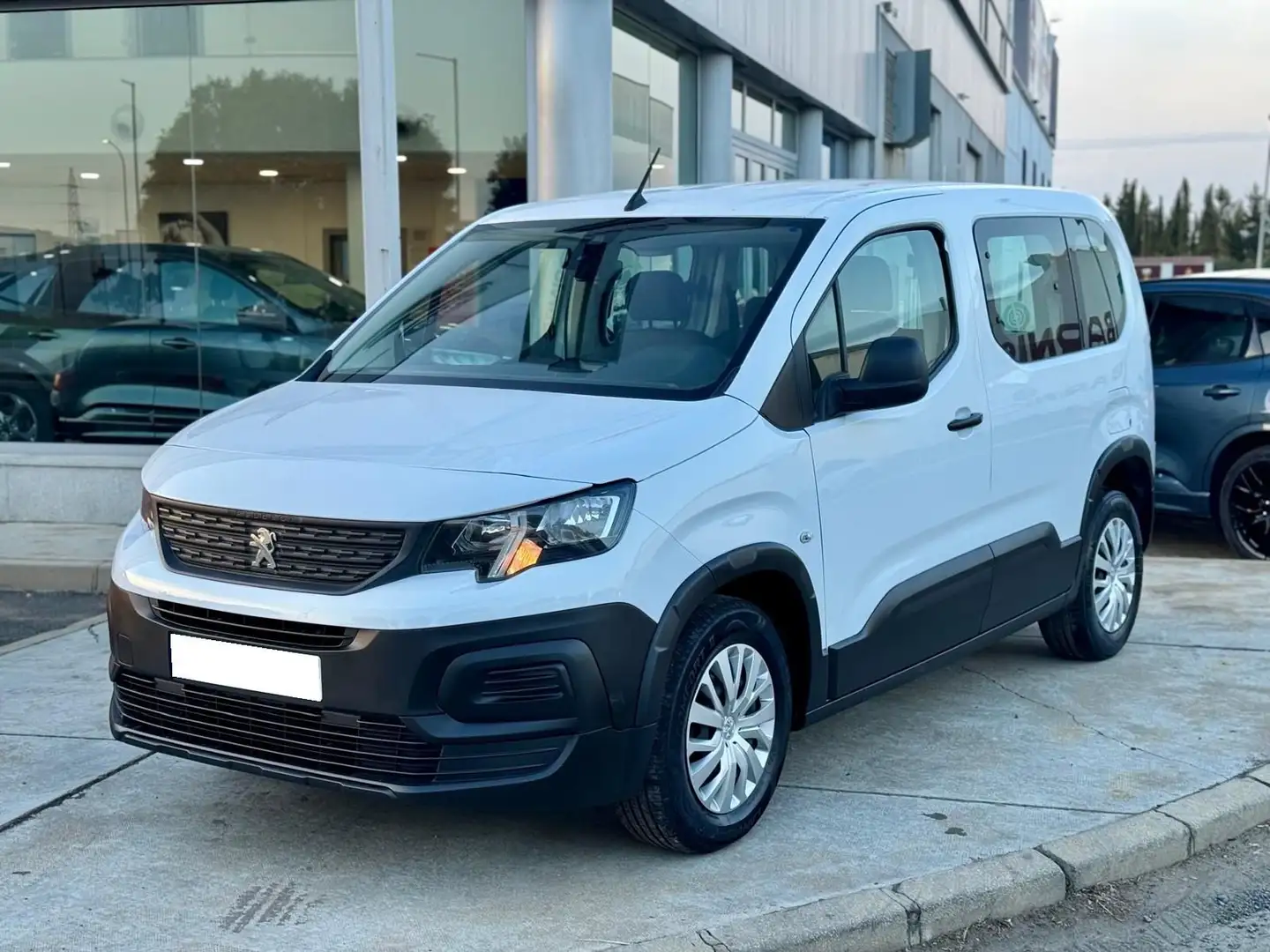 Peugeot Rifter Access Standard BlueHDi 73kW - 1