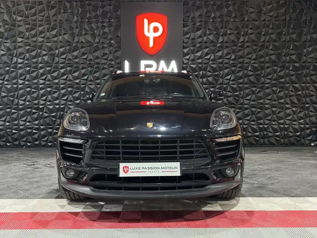 Porsche Macan view 2
