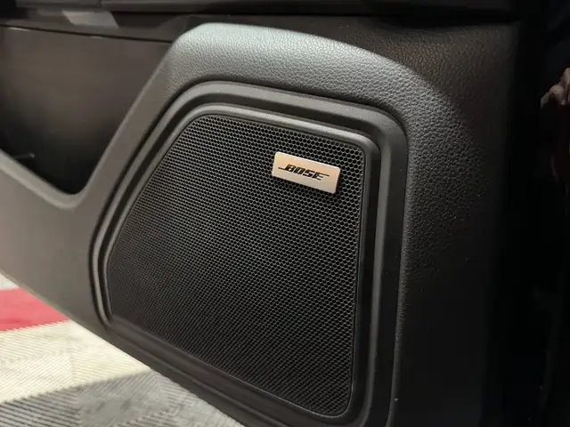 Porsche Macan view 9