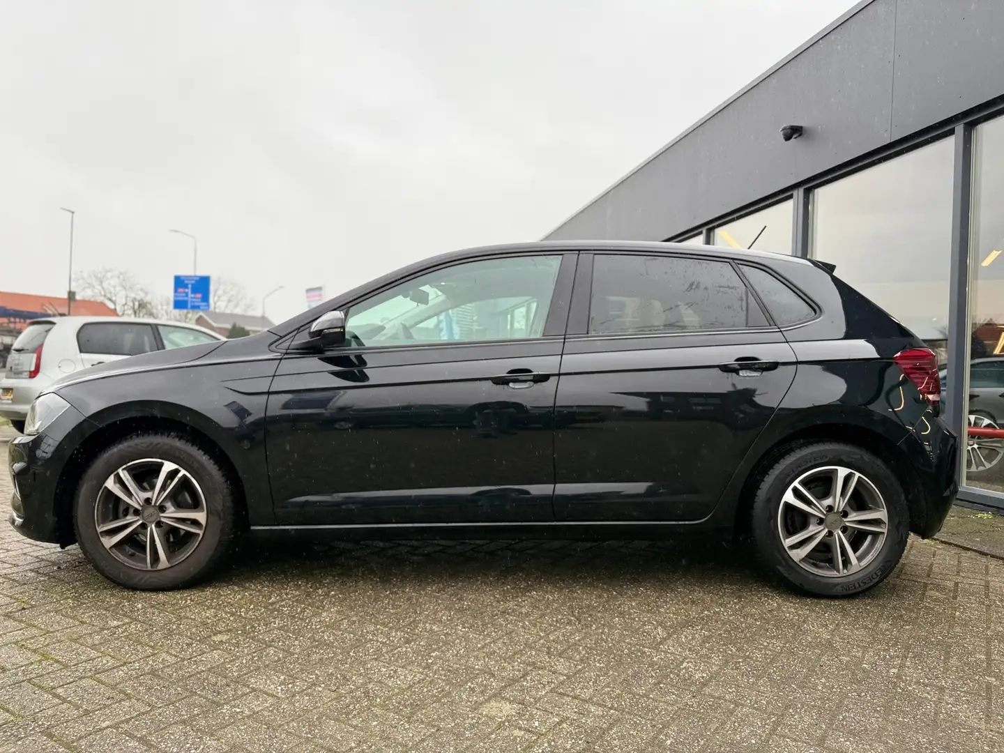 Volkswagen Polo 1.0 TSI Highline Schwarz - 2