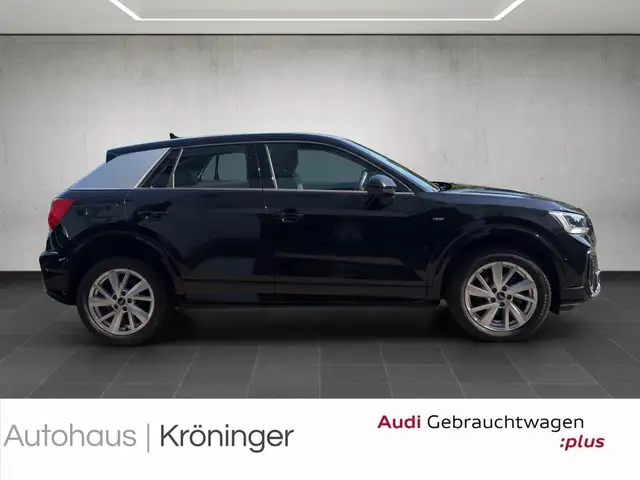 Audi Q2 view 4