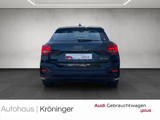 Audi Q2 view 6