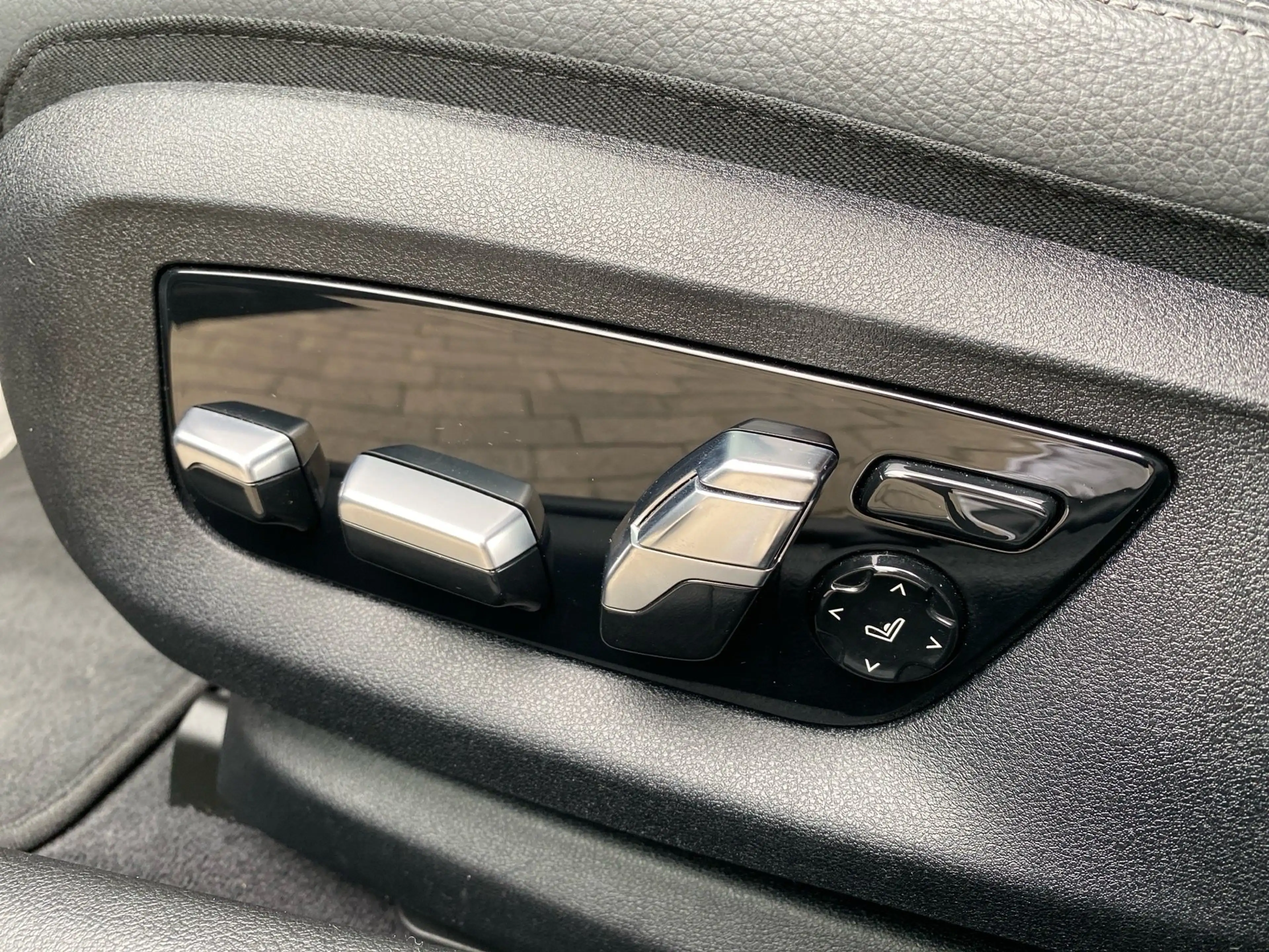 BMW 530 d xDrive Touring — photo 15