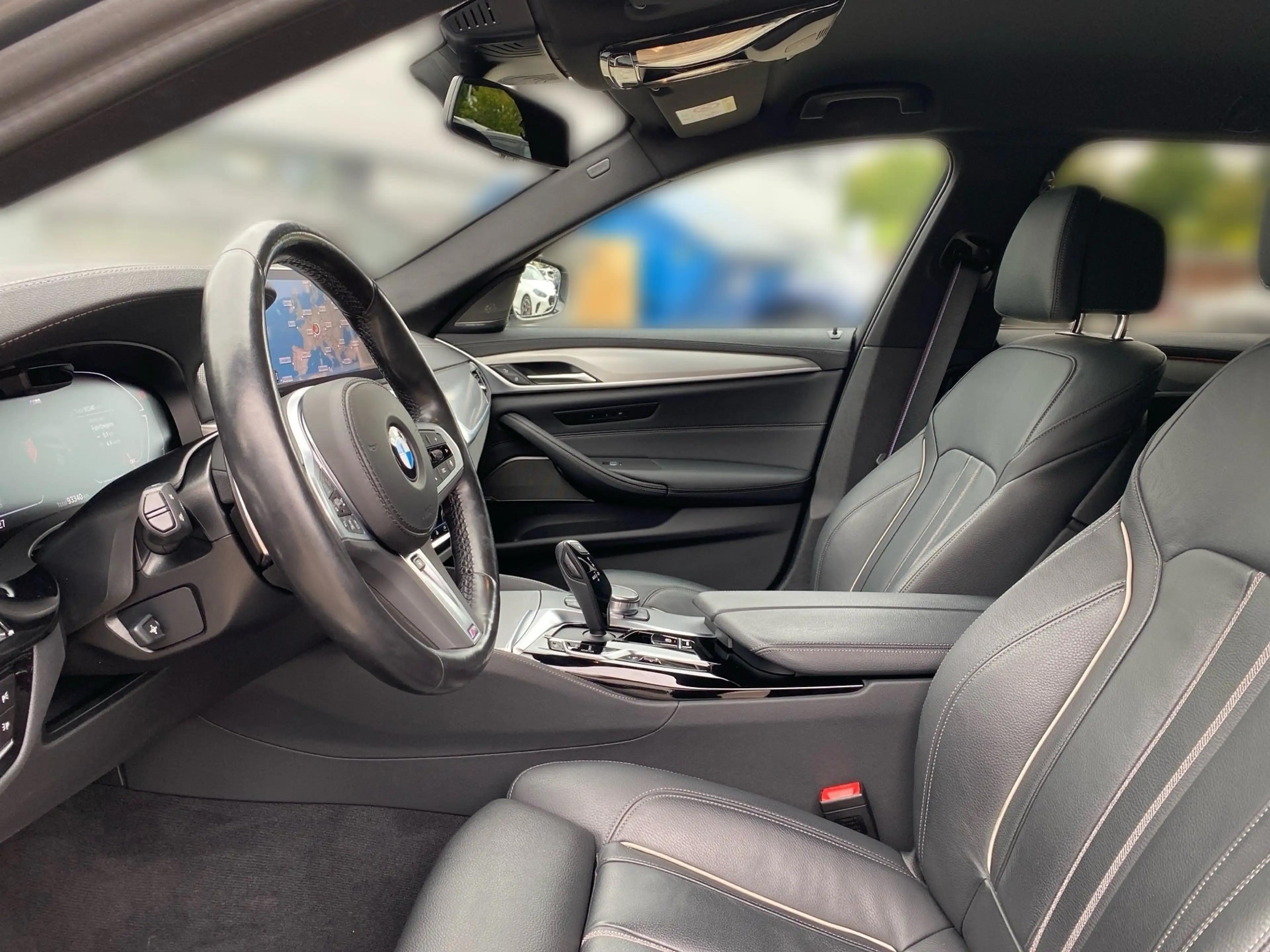 BMW 530 d xDrive Touring — photo 7