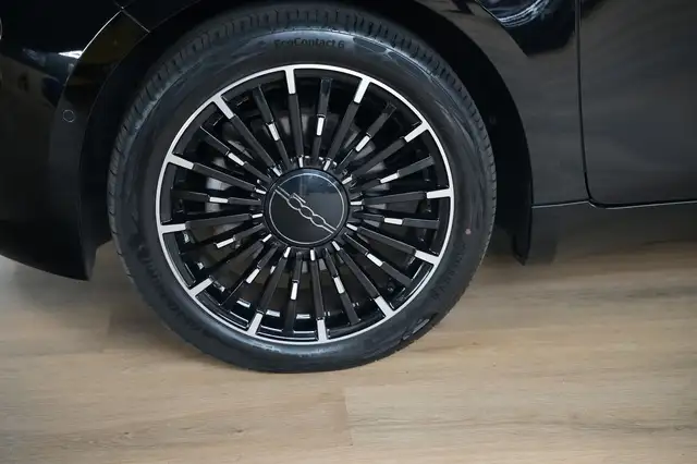 Fiat 500 view 4