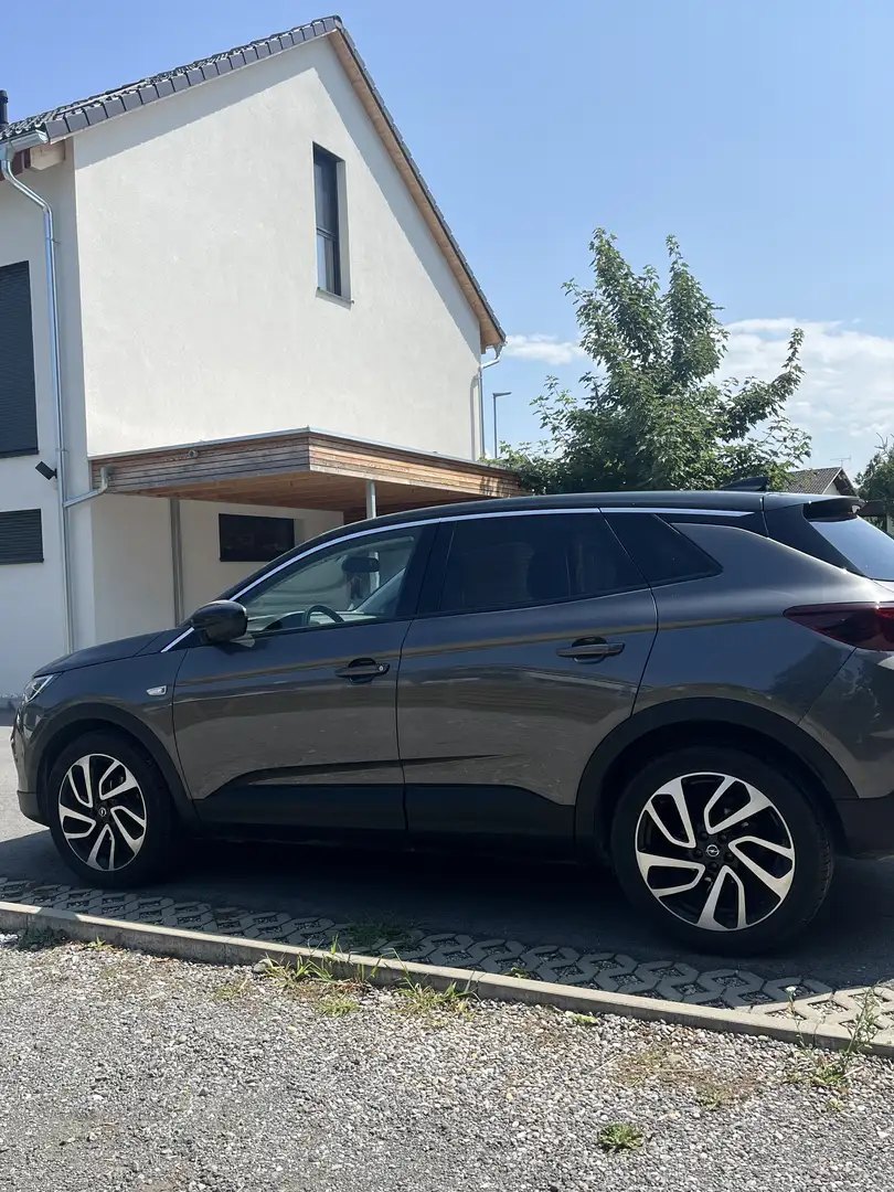 Opel Grandland X 1.2 Turbo Benzin Automatik Grau - 1